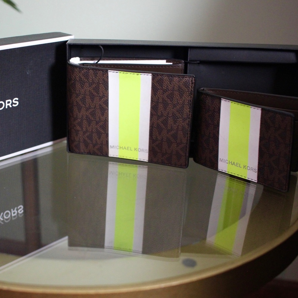 Brand New Micheal Kors Wallet Set